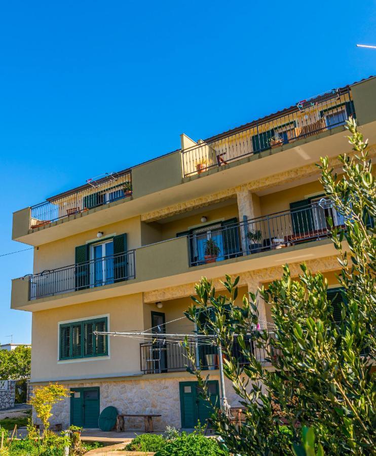 Charming Tale Apartments Modun19 Pirovac Exterior photo