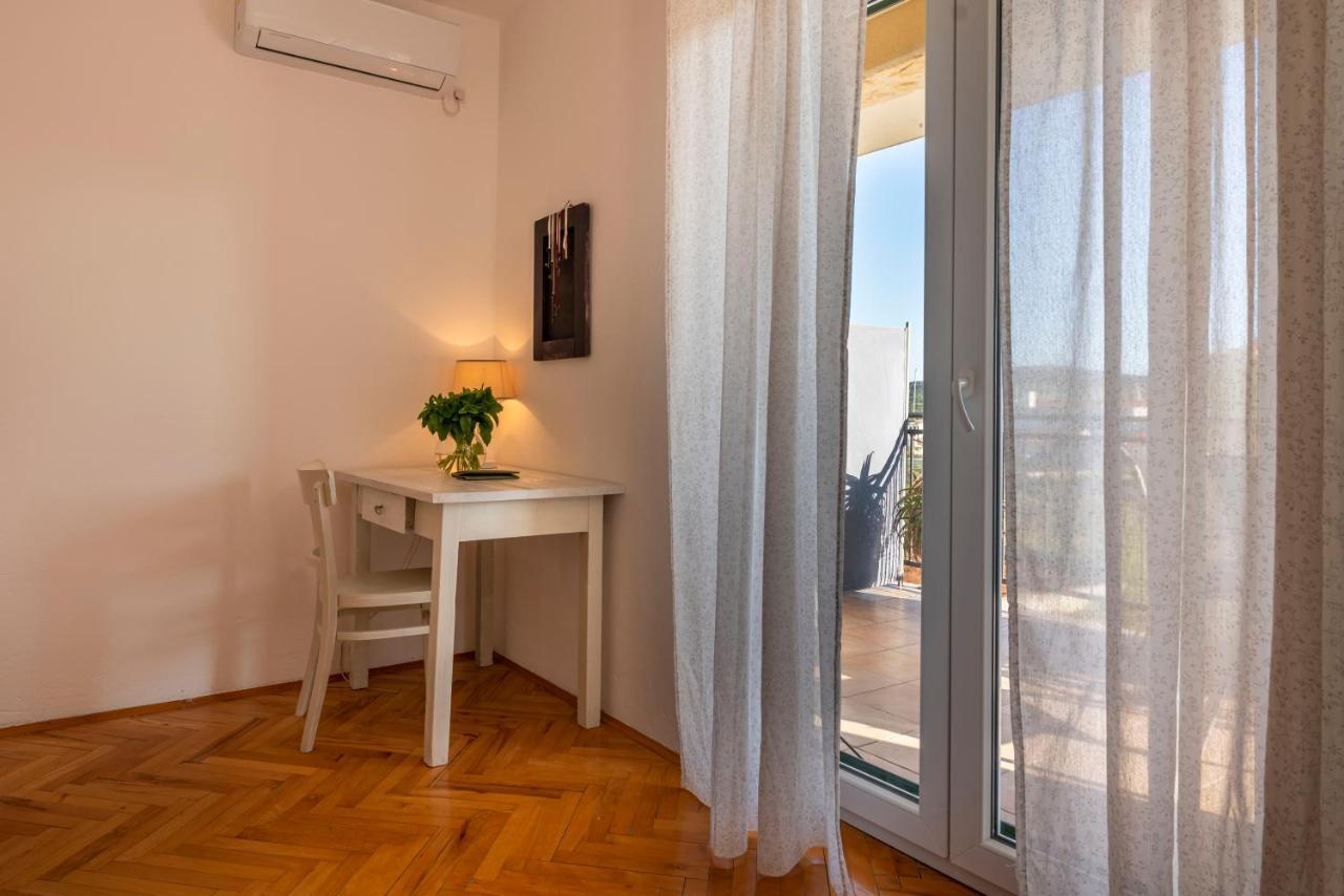 Charming Tale Apartments Modun19 Pirovac Exterior photo